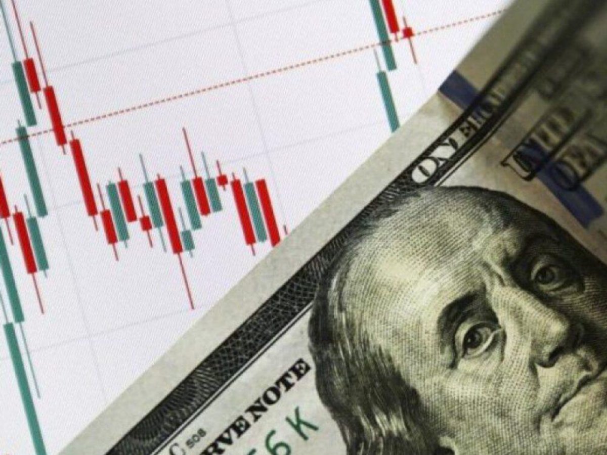 Курс тенге упал на торгах