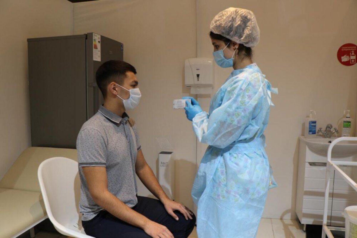 Болашаковцы одними из первых привились вакциной QazVac