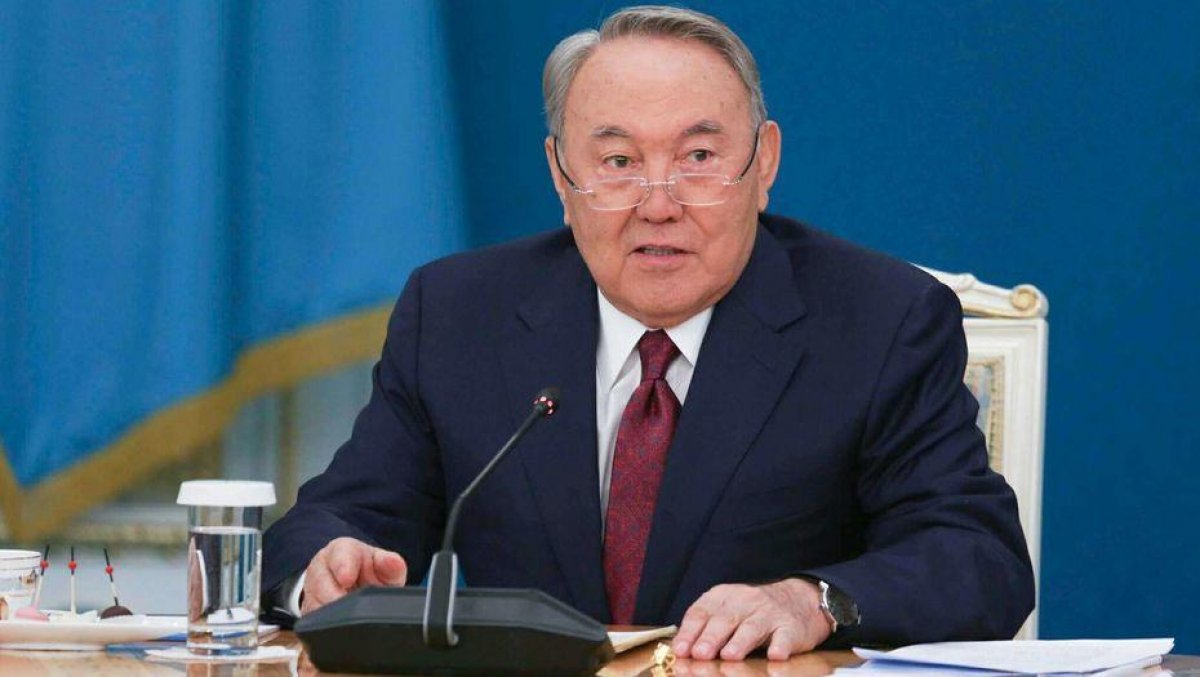 Президент Казахстана предложил Назарбаеву новый статус