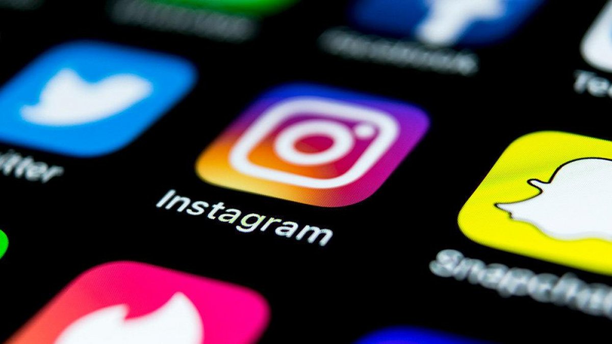 В Instagram Stories появились автоматические субтитры. Как ими пользоваться