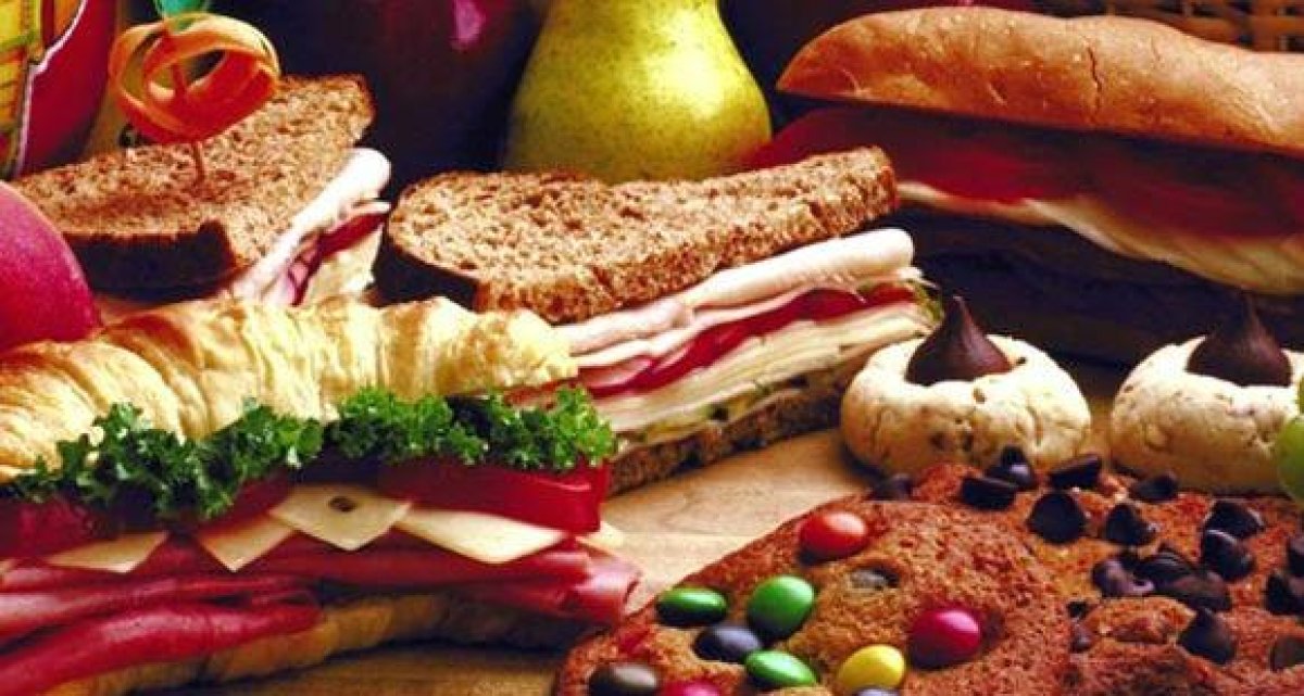 Какие продукты опасны после 45 лет, рассказала врач