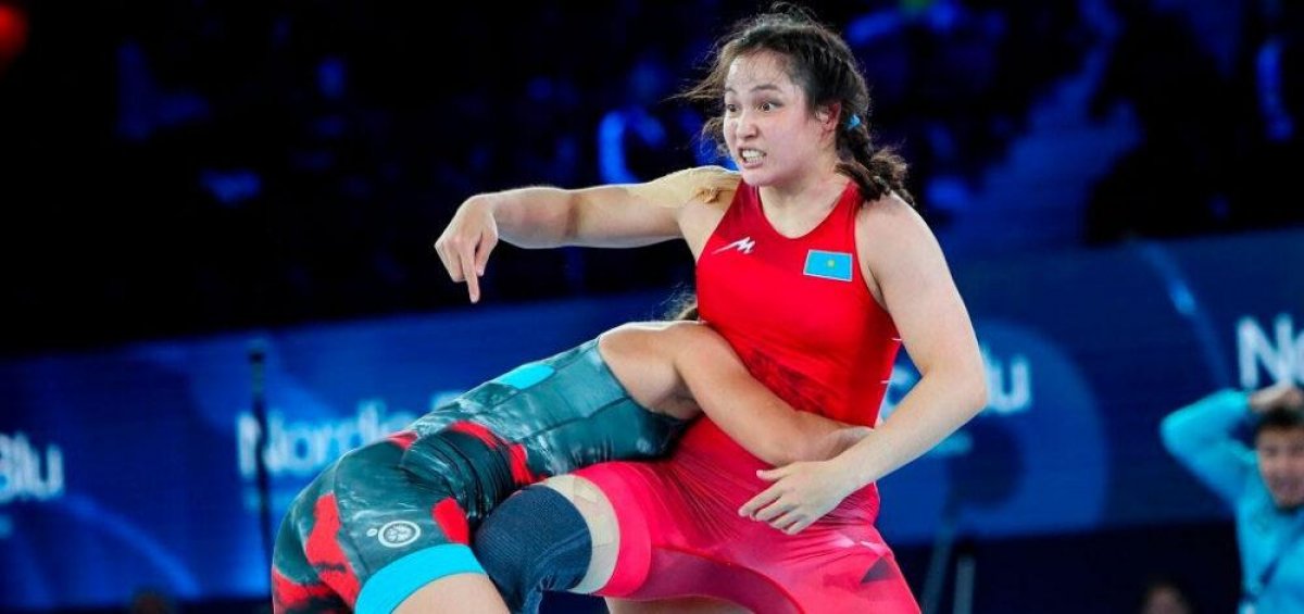 Казахстанка завоевала «серебро» чемпионата мира по борьбе