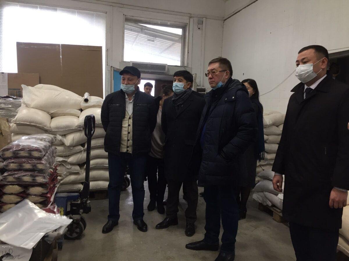 Столичный филиал партии Nur Otan посетил два новых производства и стабилизационный фонд по продовольственным товарам