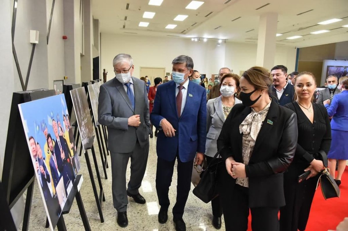 Посвященная Дню Первого Президента выставка открылась в Нур-Султане