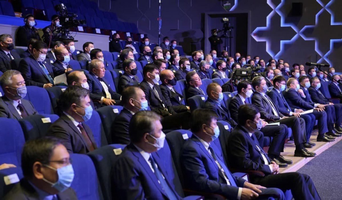 Мы производим слишком много экономистов, юристов и менеджеров – Токаев