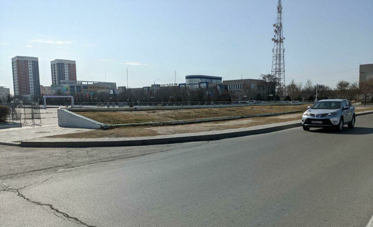 В Актау убрали "Цветочное поле" за 15 миллионов тенге