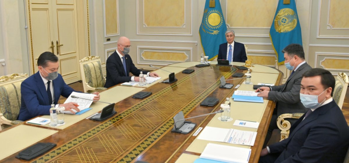 Президент РК поручил главе "АрселорМиттал" обеспечить работников достойной оплатой труда