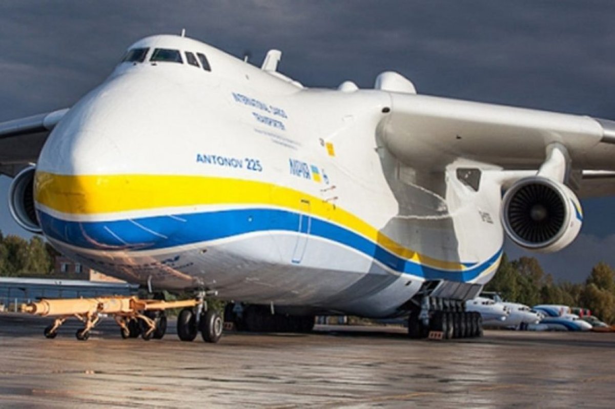 В Украине уничтожен самый большой в мире транспортный самолет АН-225