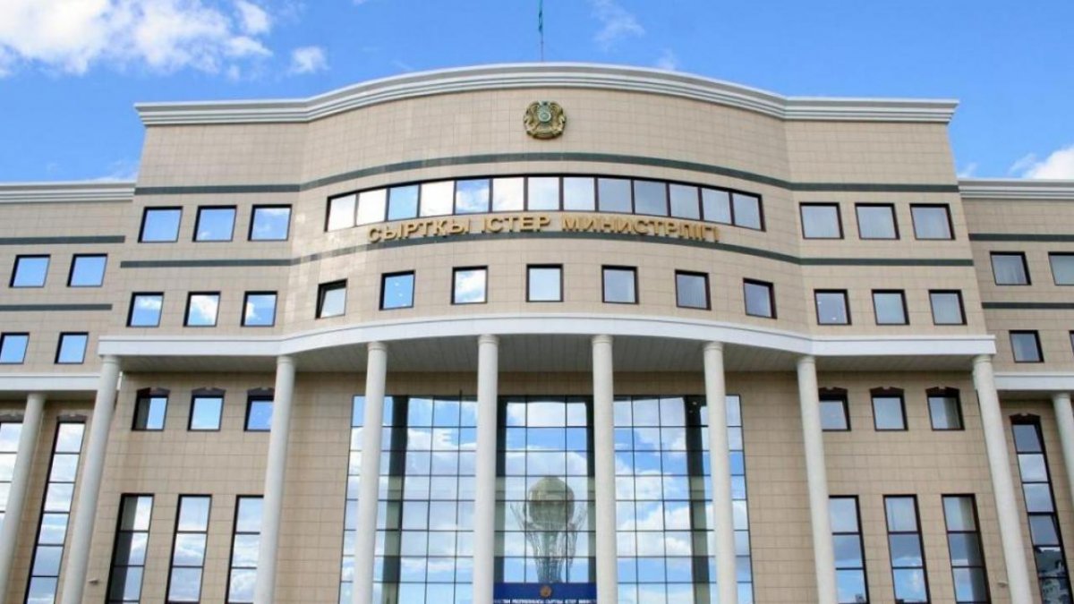 Дипломатов и почетных консулов в Украине представят к госнаградам – Уали