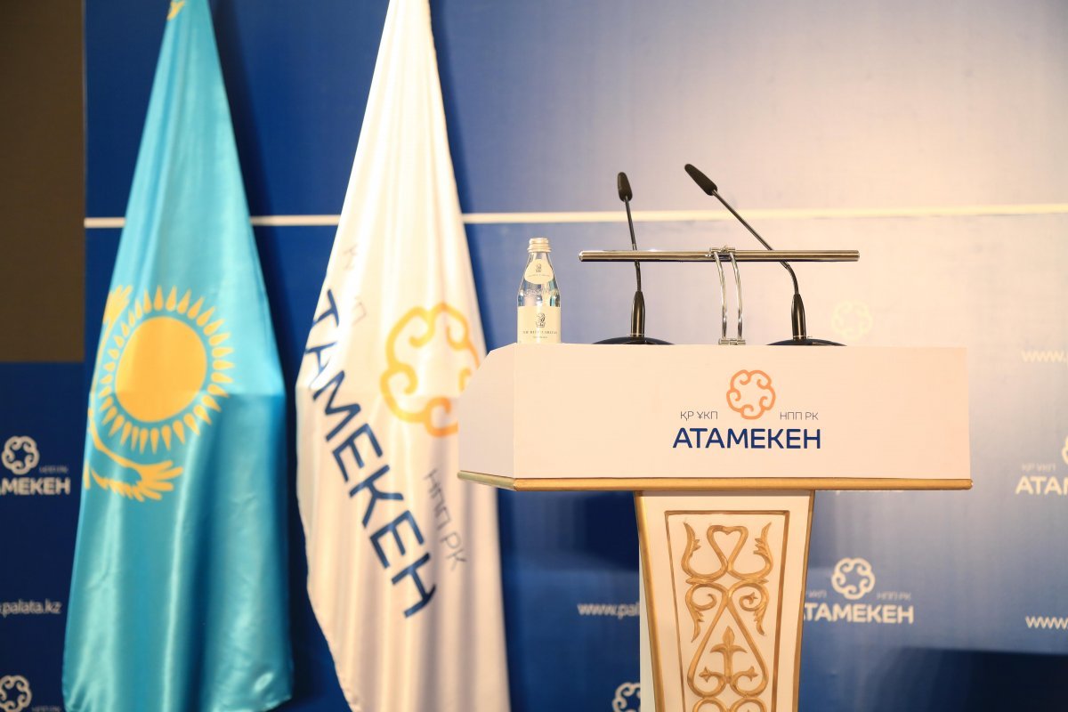 Директор филиала НПП "Атамекен" получал взятки от начинающих предпринимателей