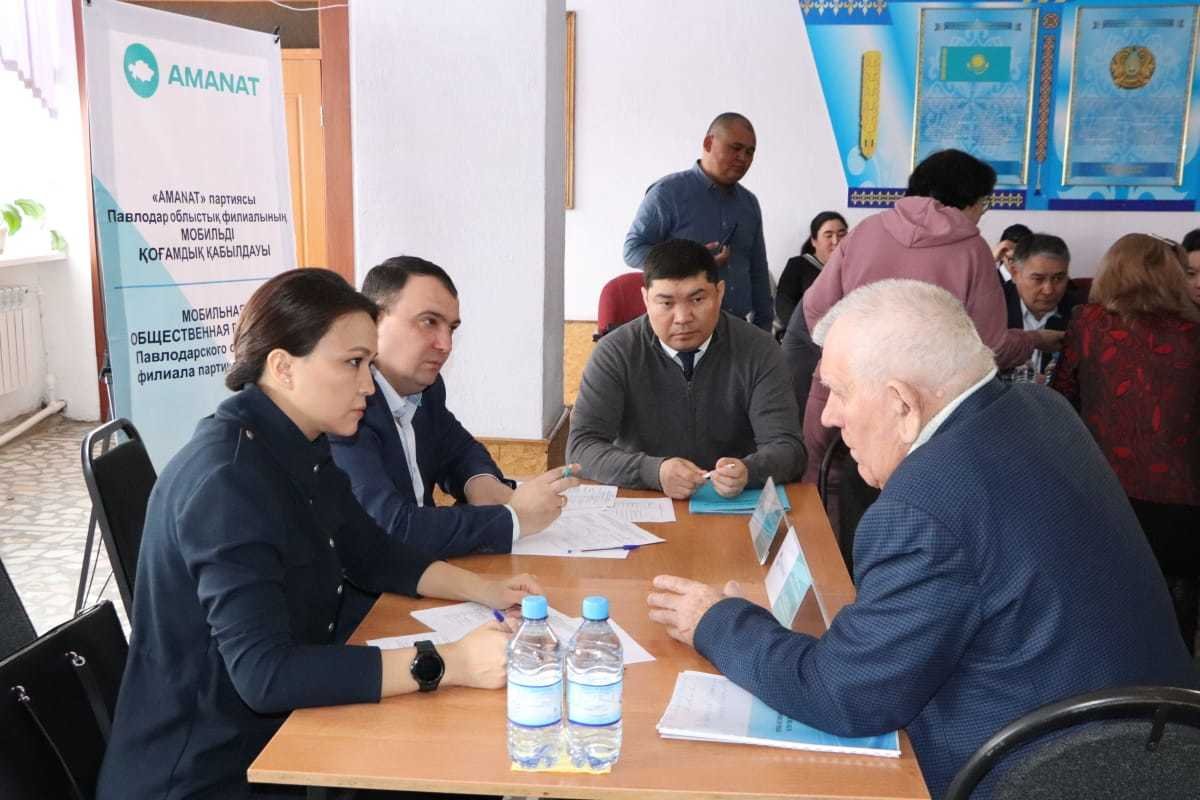 Сельчане Павлодарской области обратились к партийцам