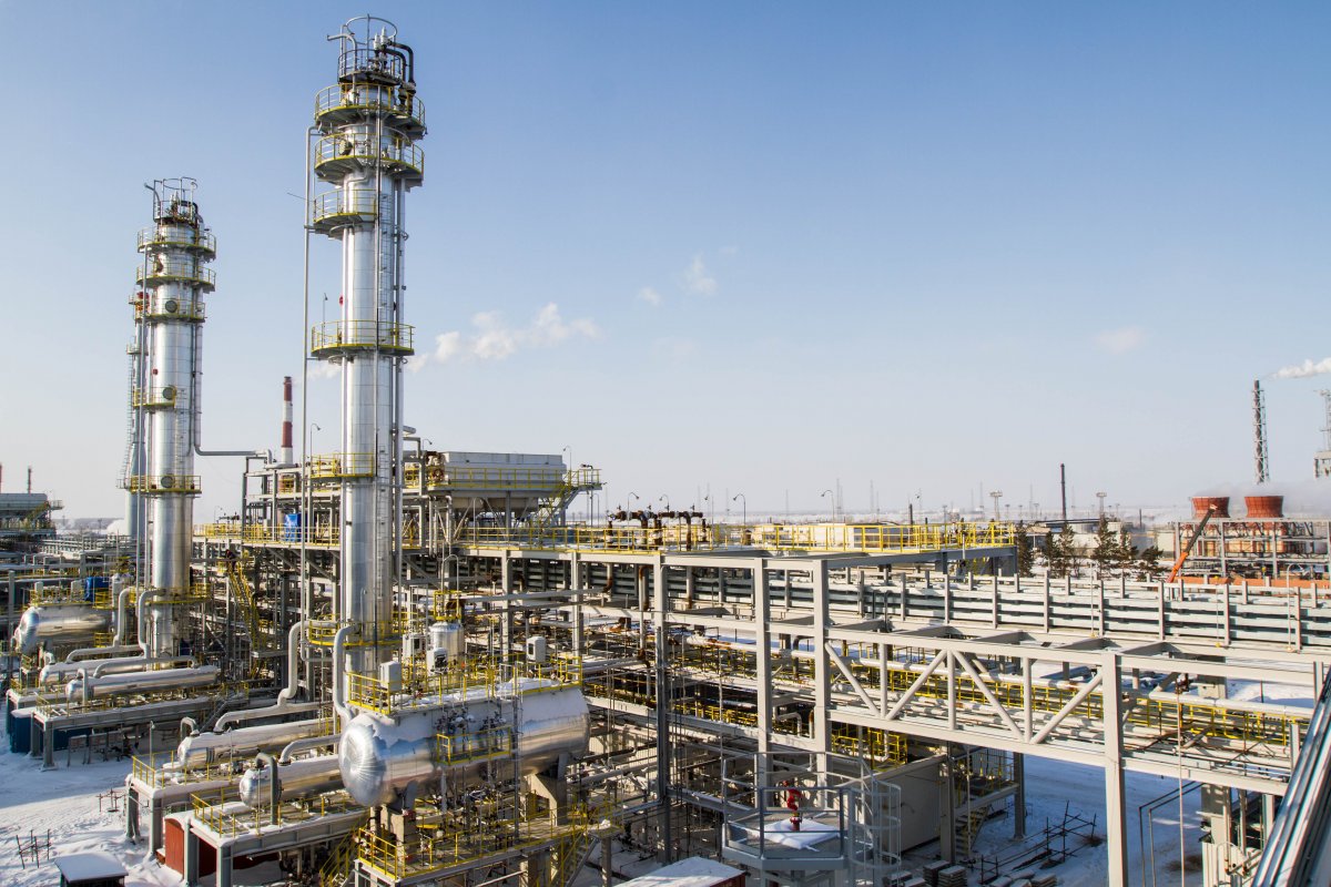 Один из крупнейших заводов в Павлодаре завышал цены на переработку нефти