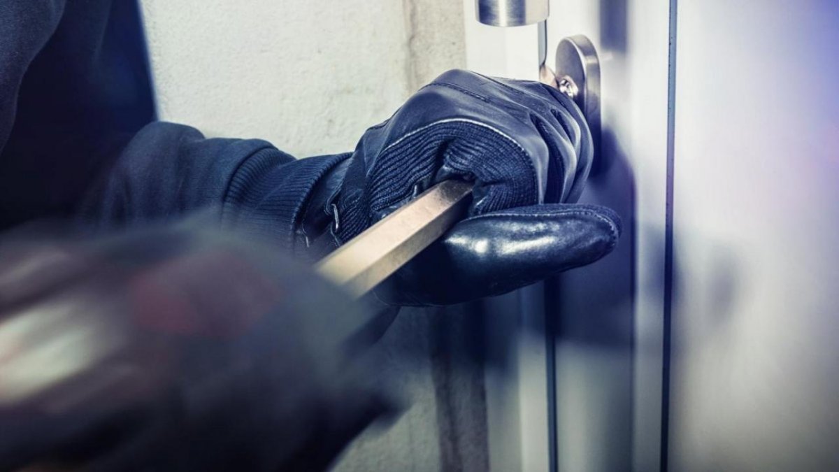 Мужчину подозревают в четырех кражах за одну ночь из одного и того же кафе в Нур-Султане