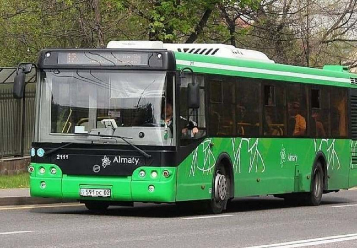 На полтора месяца изменятся маршруты четырех автобусов и троллейбуса в Алматы