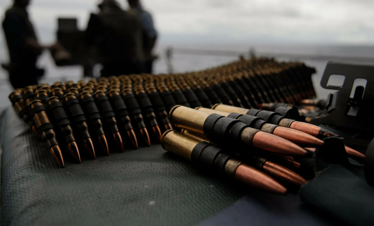 Электрошокеры, боеприпасы: об изъятом на границе Казахстана оружии рассказали в КНБ