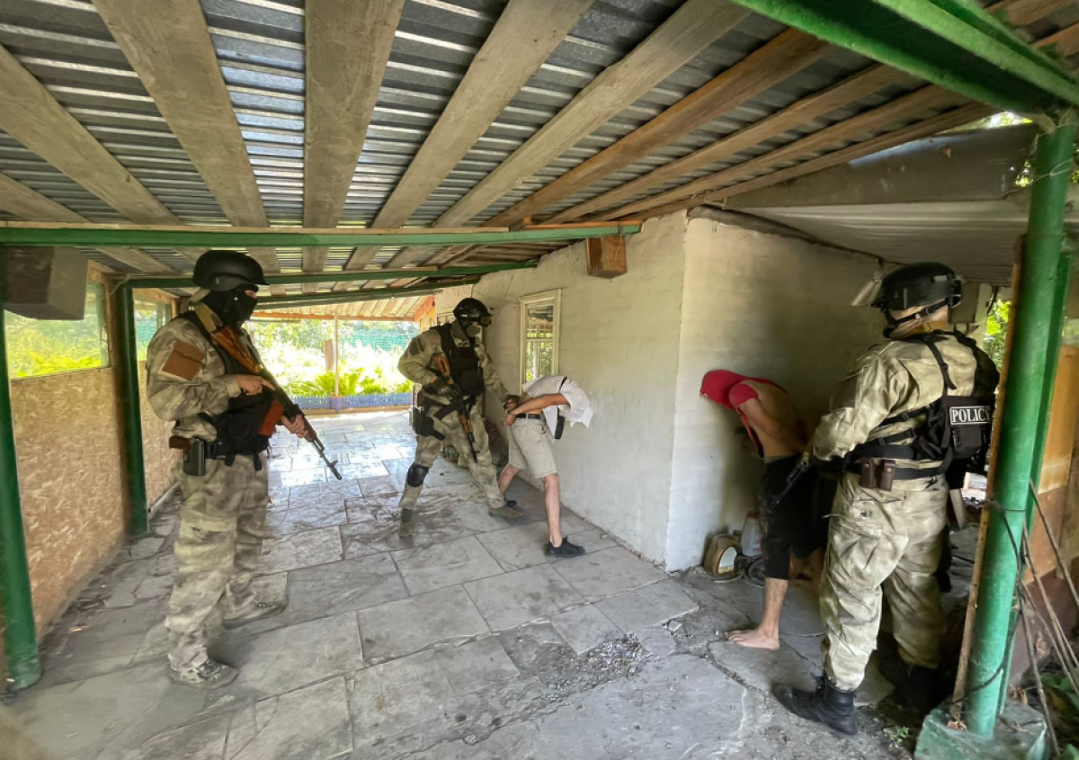 "Есть две жены и дети": один из предполагаемых убийц уральского бизнесмена обратился к суду