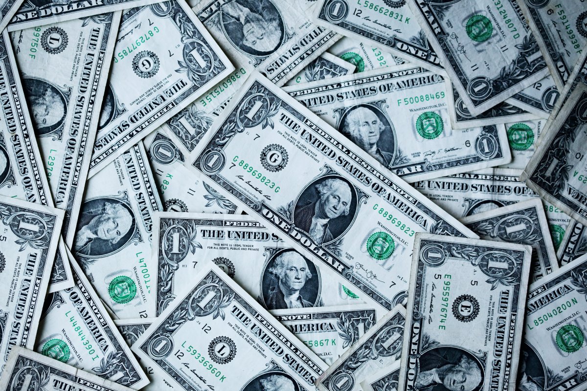 Доллар начал укрепляться по отношению к тенге