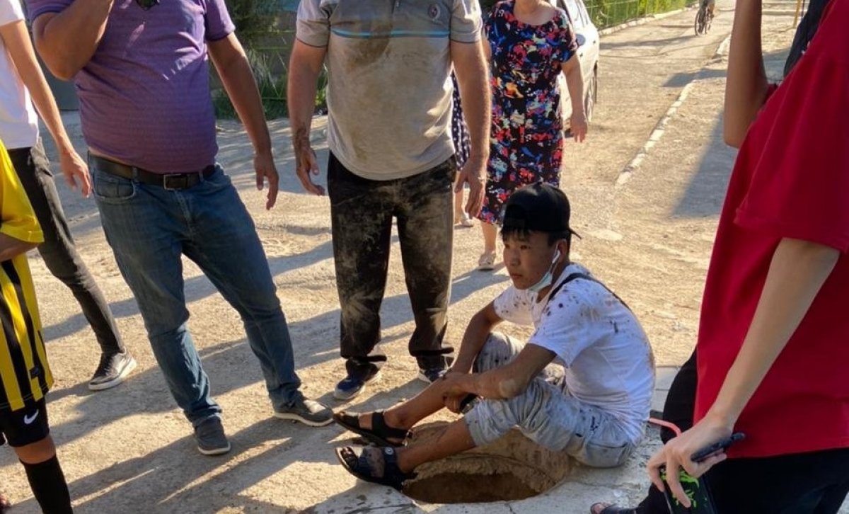 Подросток вытащил малыша из четырехметрового колодца в Кызылорде
