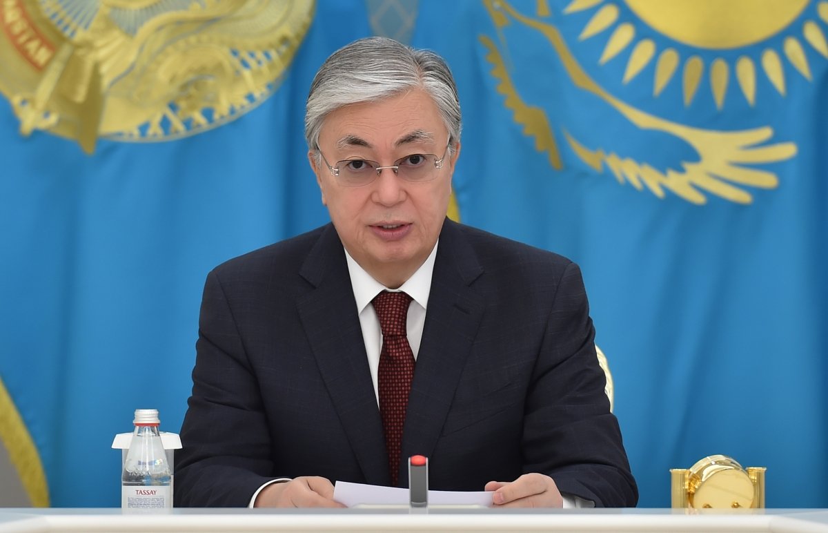Токаев наградил пожарных Абайской области, погибших при исполнении