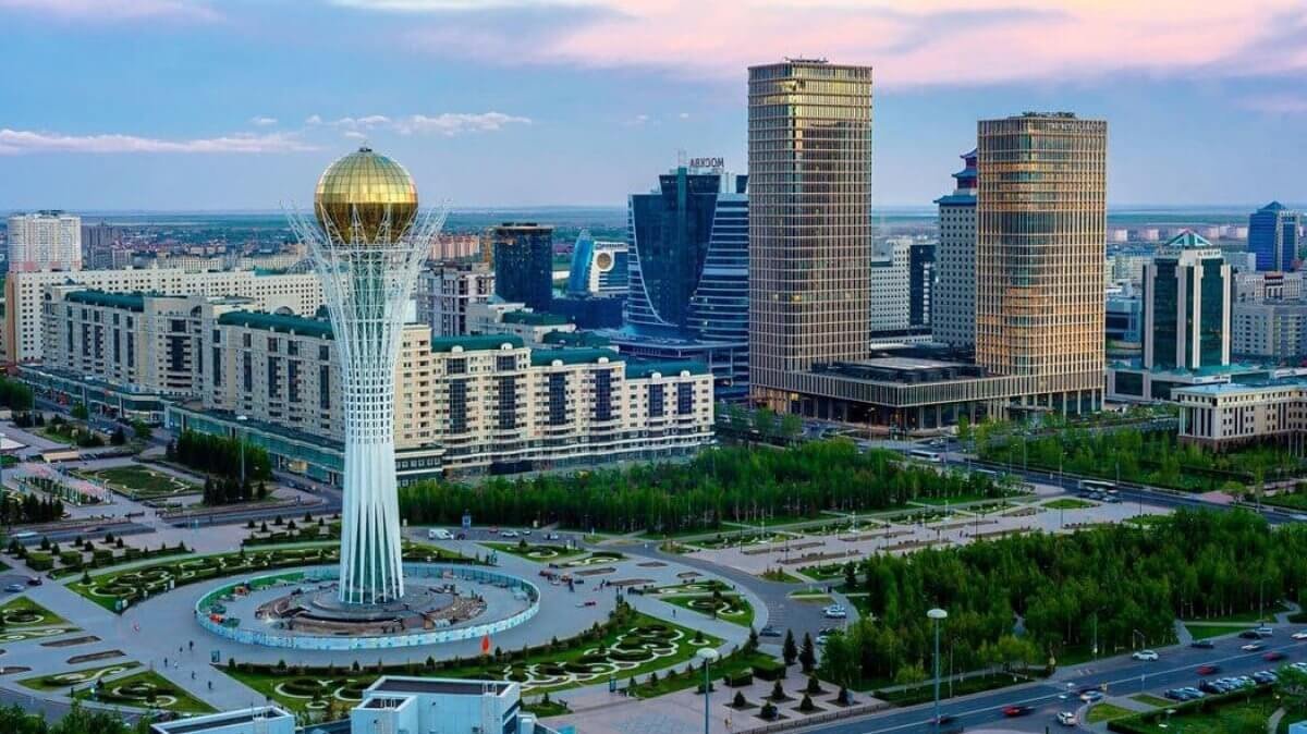 Дольщики, скверы и инвестиции: как в Астане создают комфортную среду для жителей
