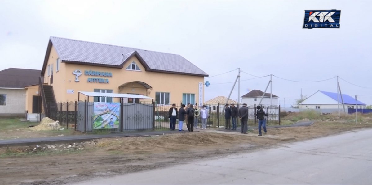 "Шаговая доступность": жители пригорода Уральска проезжают 22 остановки до поликлиники