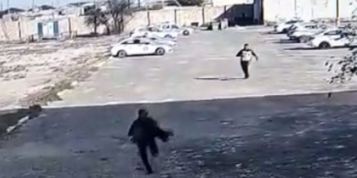 В Жанаозене полицейский пытался сбежать от своего коллеги из-за штрафа