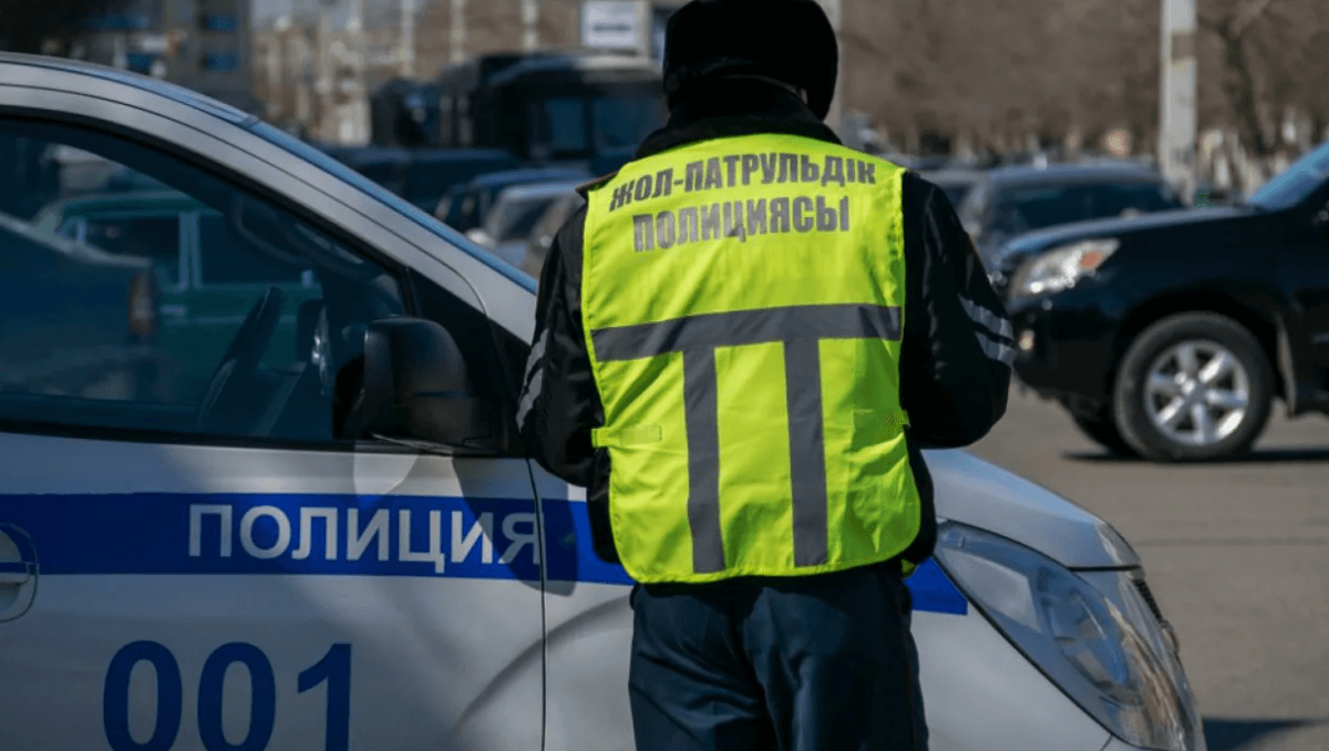 "Рахмет закинул – поехал дальше": российского блогера наказали за опасную езду в Алматы