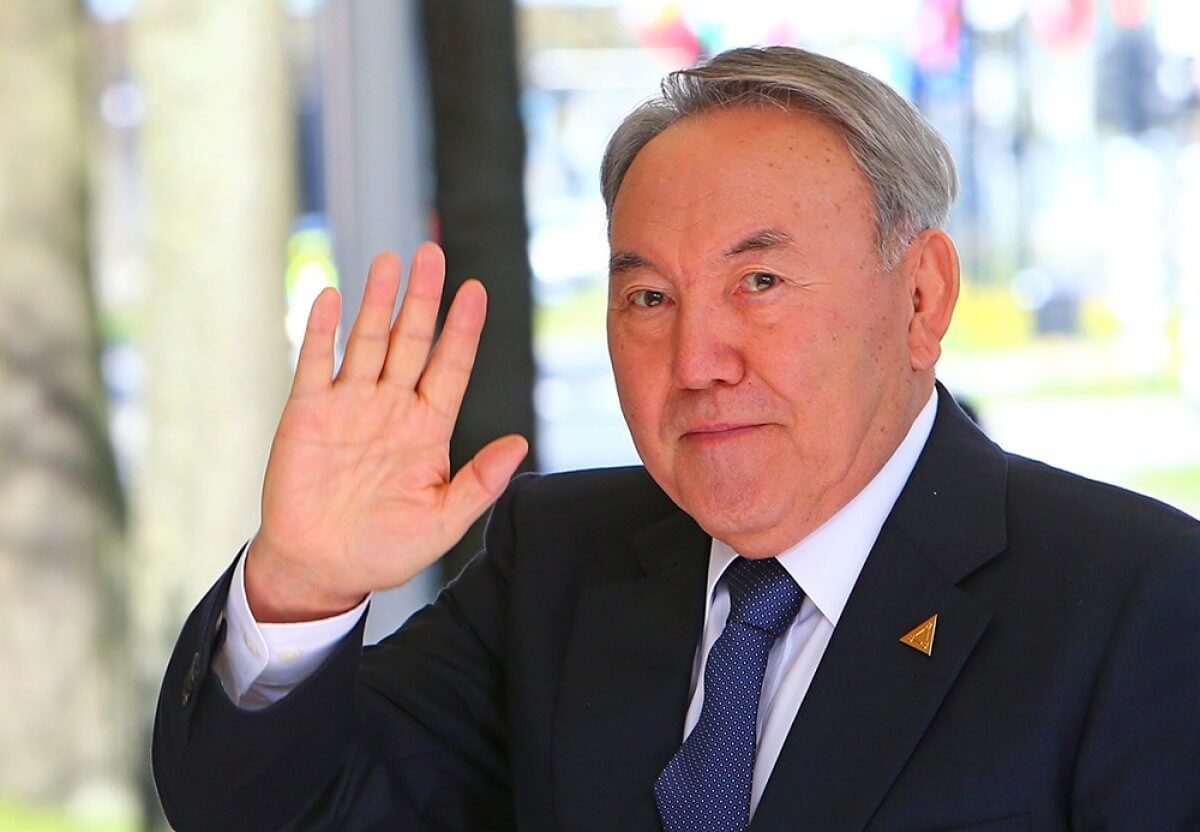 Когда закон о Первом Президенте утратит свою силу, ответил депутат