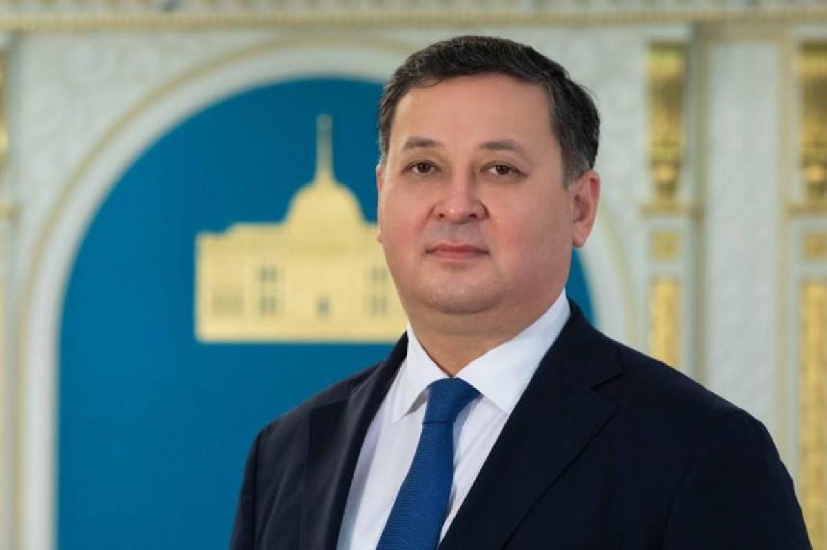 Во Дворце школьников проголосовал руководитель администрации президента