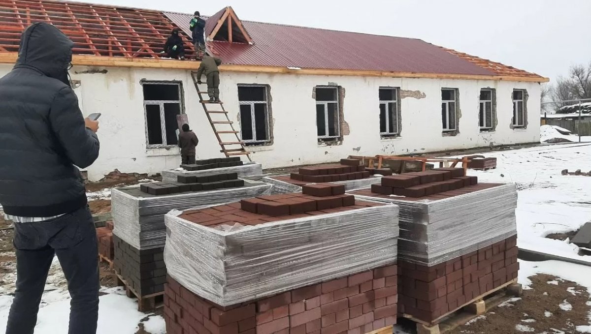 Дети сельской школы в ЗКО вынуждены учиться в неприспособленном здании акимата