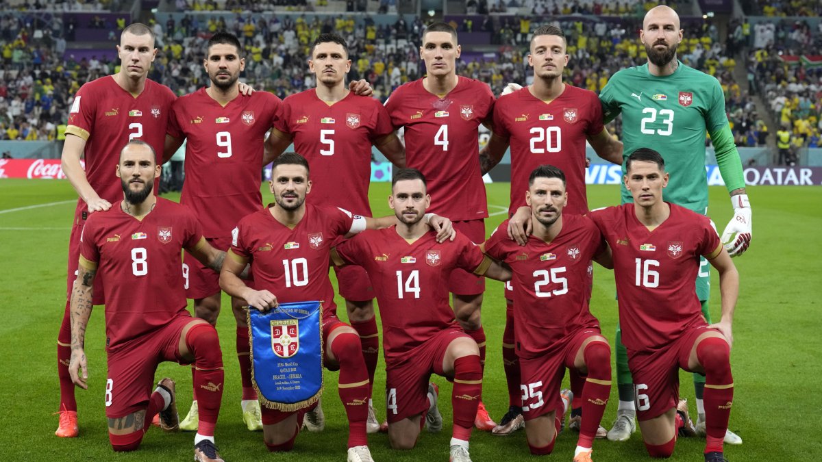 FIFA оштрафовала Сербию за флаг с Косово