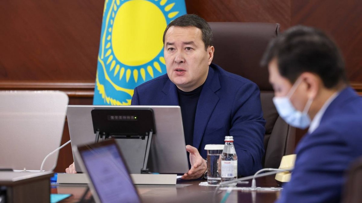 Дебюрократизация, самостоятельность министерств и реорганизация: Смаилов провел совещание