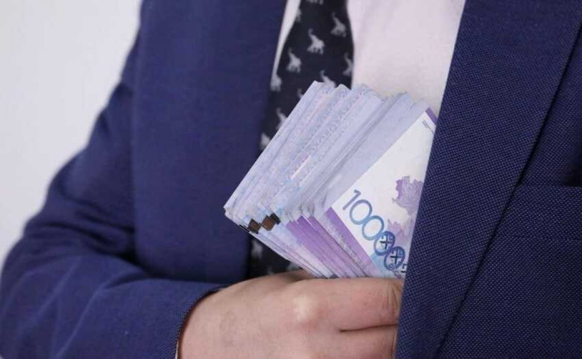 На восемь лет осудили замруководителя управления строительства в Акмолинской области