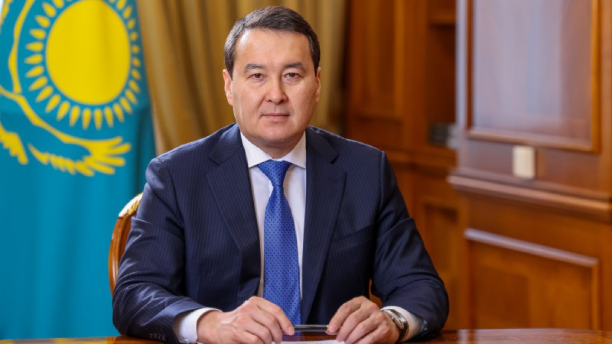 Алихан Смаилов сохранил пост премьер-министра Казахстана