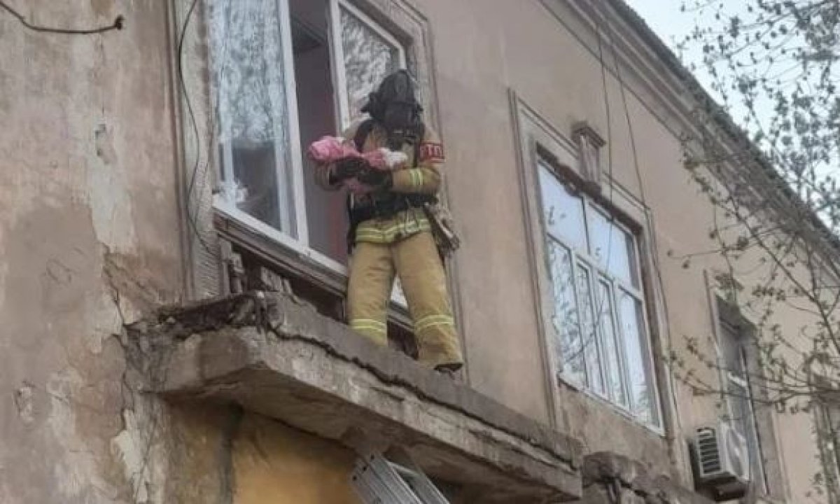 Восьмерых человек спасли от пожара в Актюбинской области