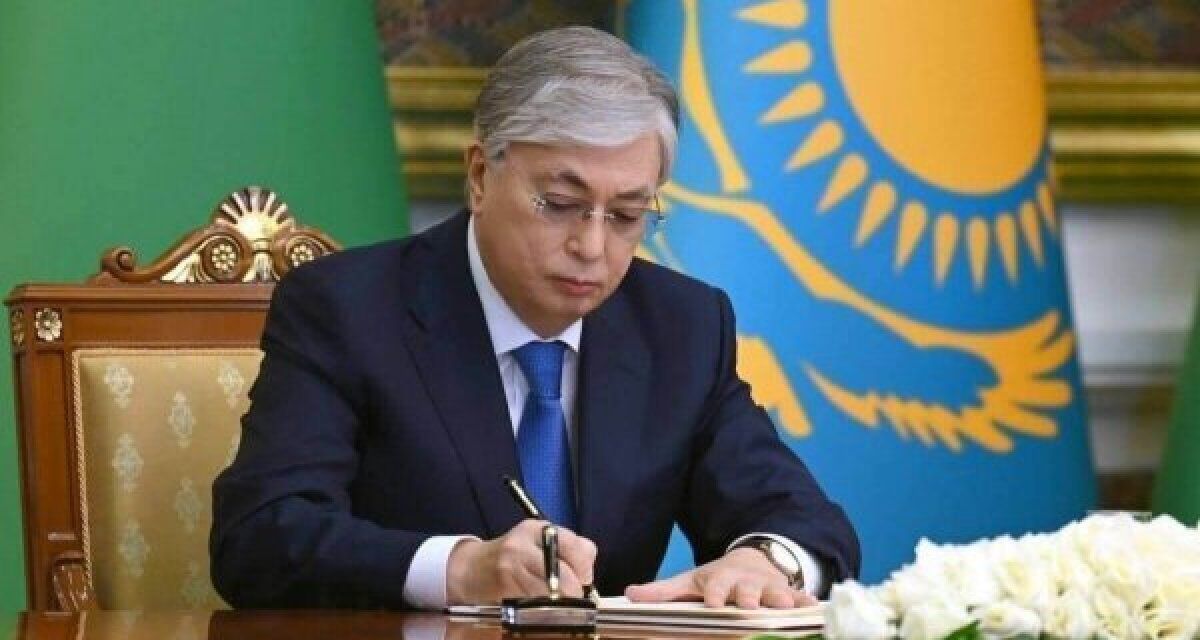 Онлайн-реклама и адмнарушения: Токаев подписал несколько законов