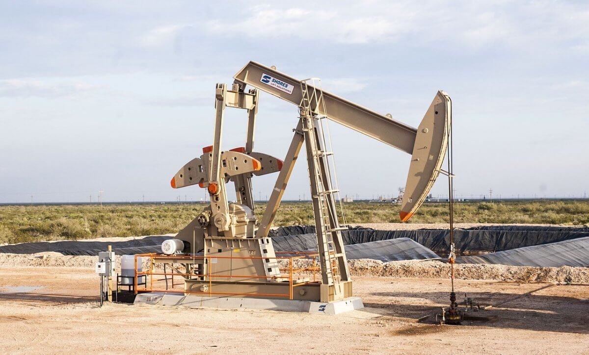 Суточная добыча нефти сократилась в Казахстане
