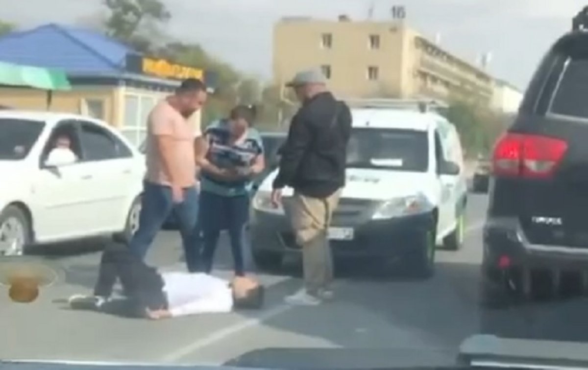 Мать с сыном сбили на дороге в Актау
