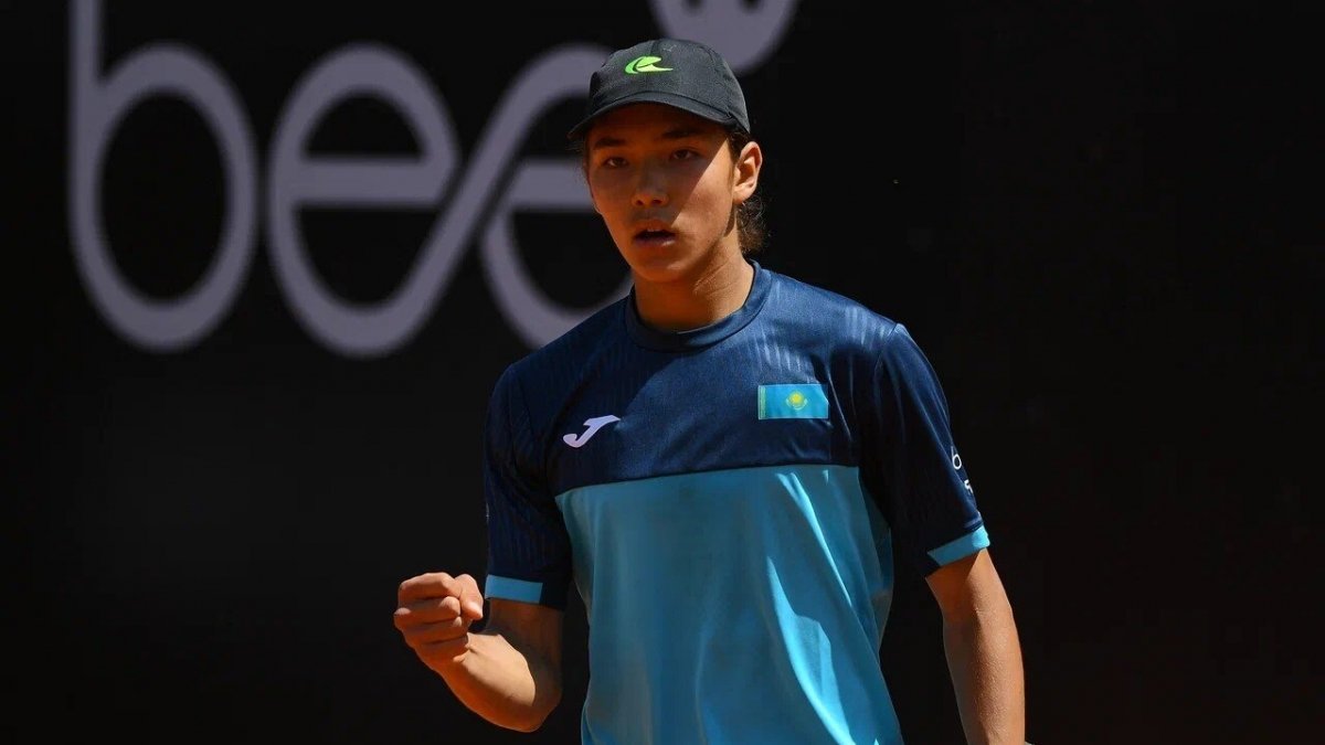 Сразу на 100 позиций поднялся в юниорском рейтинге Амир Омарханов