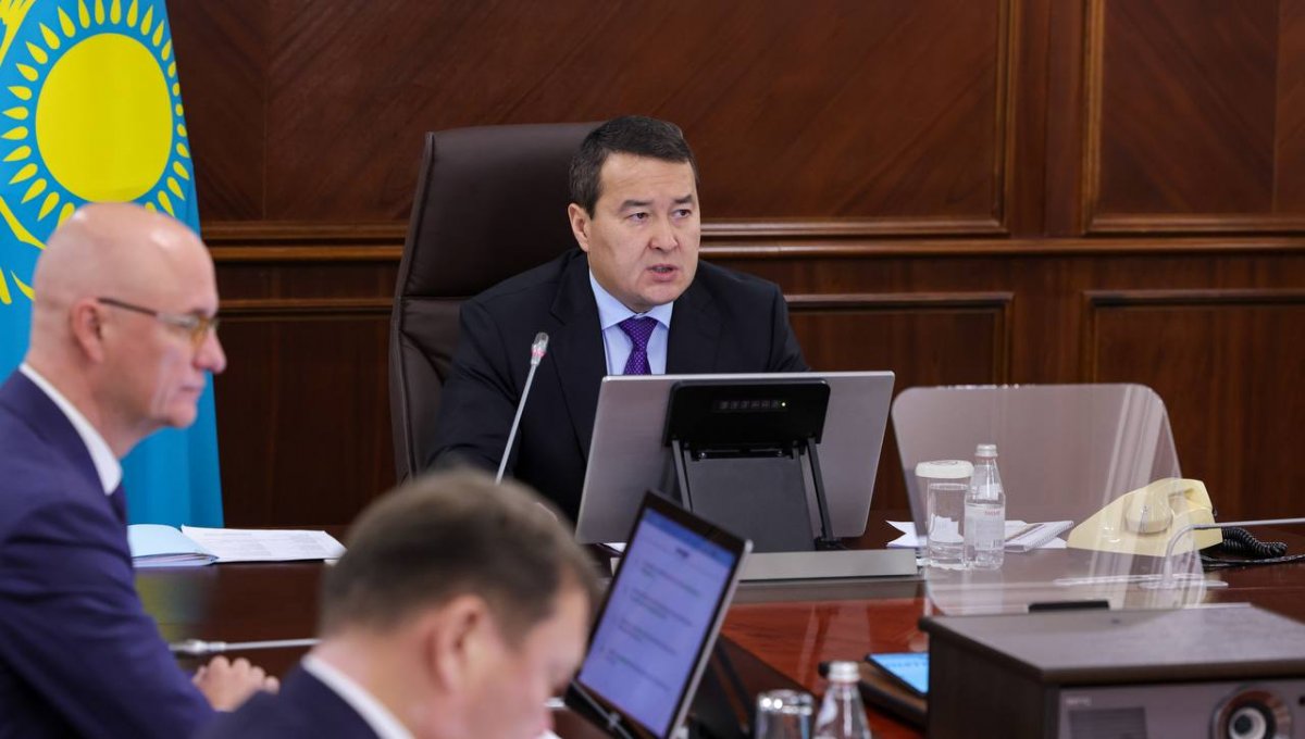 "Просто бюрократия": Смаилов раскритиковал работу Минпрома