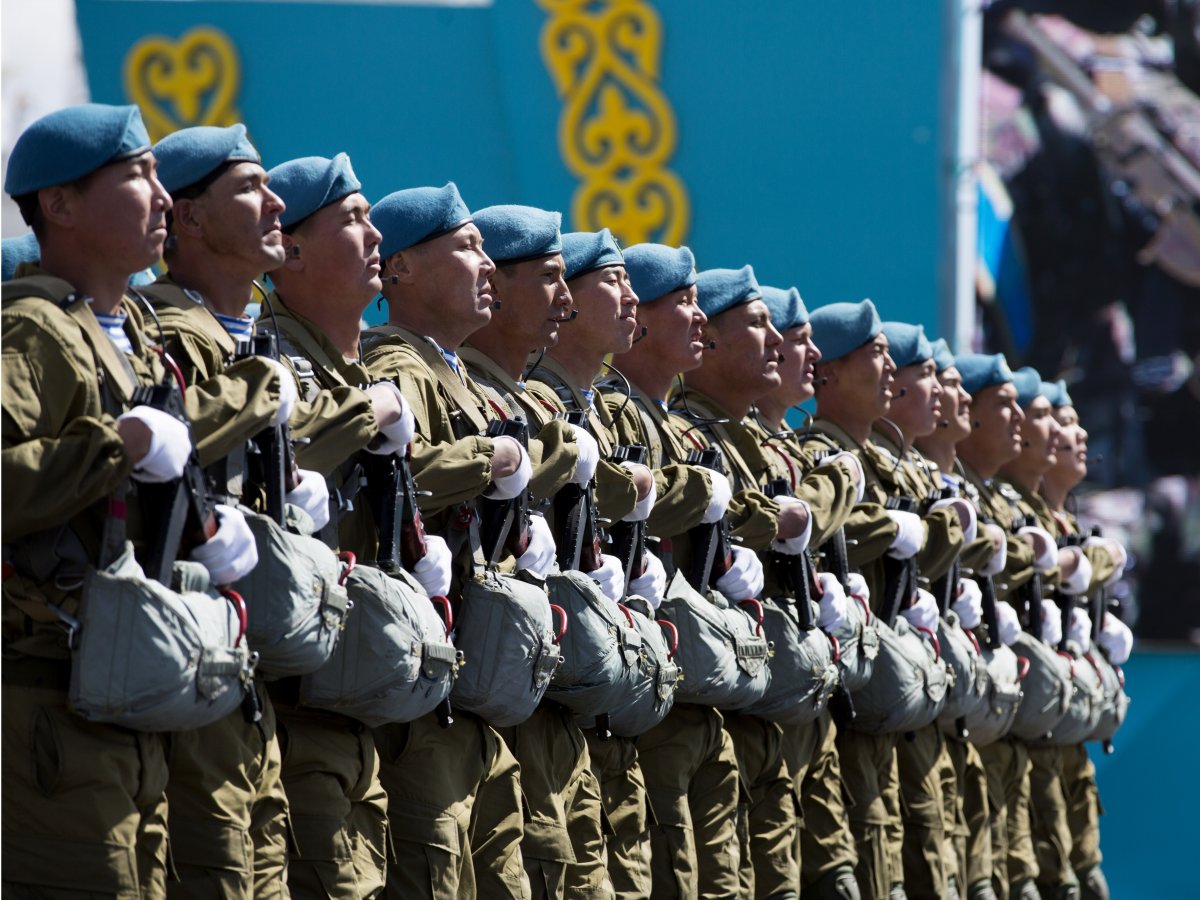 На электронный учет поставили военнообязанных и призывников в Казахстане