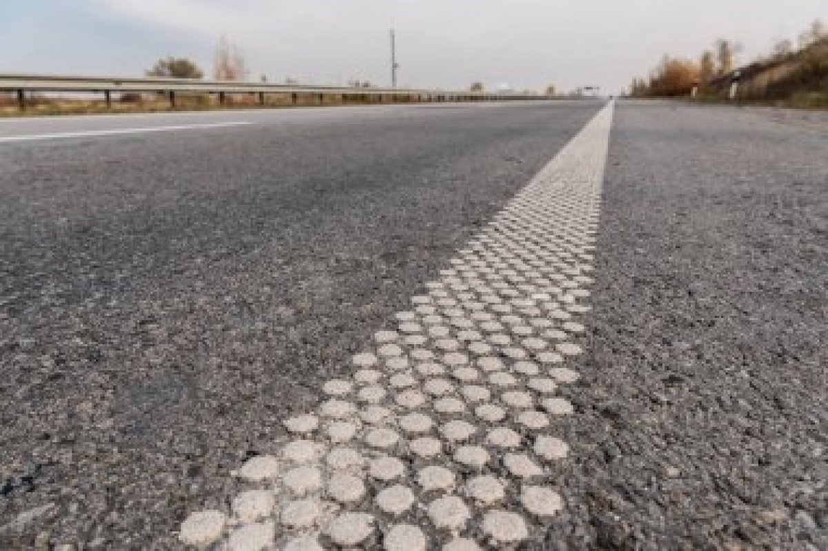 Дороги закрыли в двух областях Казахстана из-за непогоды