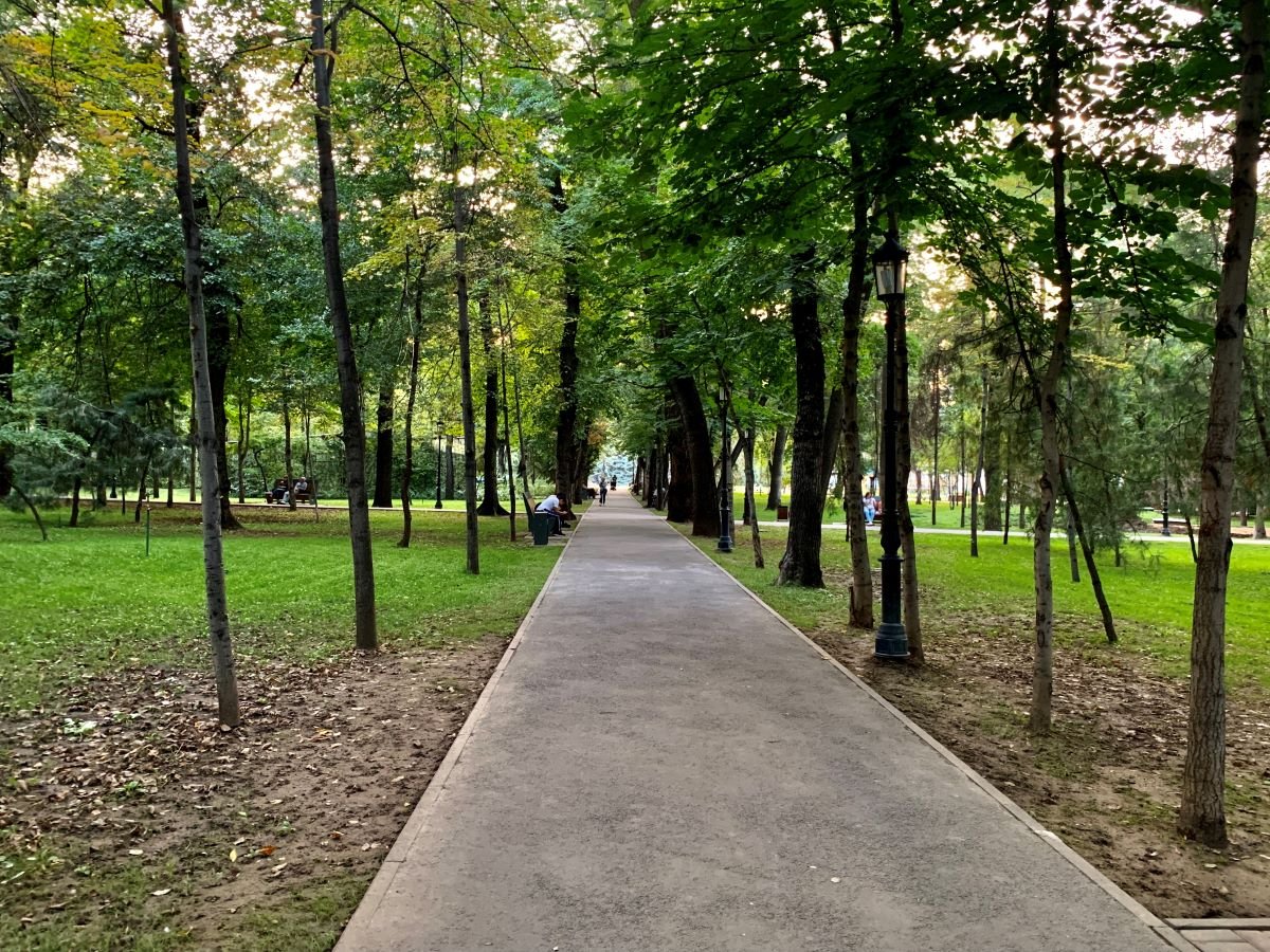 Три крупных парка реконструируют в Алматы