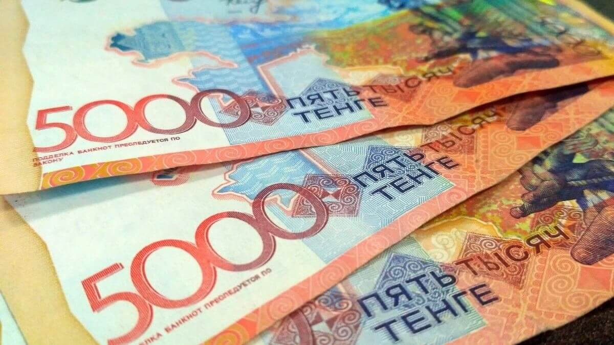 Астанчанин с миллионным счетом задолжал детям