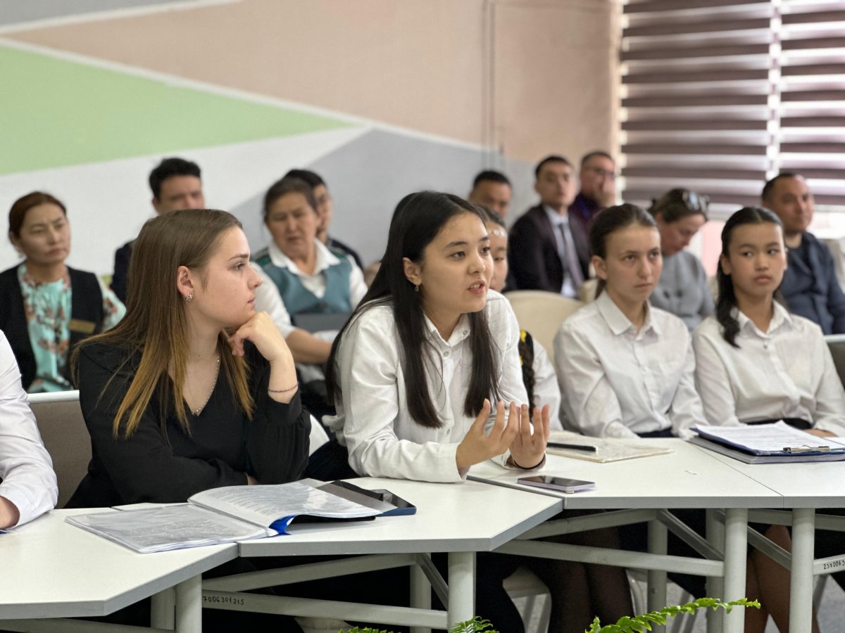 Молодежь прямо высказалась о проблемах в области Абай и предложила их решение