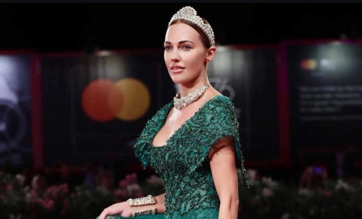 Звезда сериала "Великолепный век" поприветствовала казахстанцев (ВИДЕО)