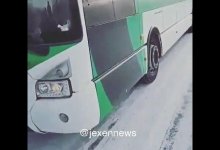 Женщины перегородили дорогу автобусу в Нур-Султане