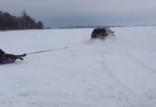 Двое парней погибли, катаясь на ватрушке, прицепленной к внедорожнику в ВКО