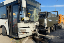 Жуткое ДТП в Нур-Султане: КамАЗ врезался в автобус, пострадали 13 человек