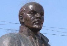 Коммунальщики в России превратили Ленина в «панка». Люди не оценили
